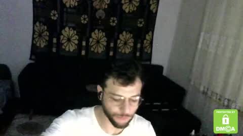 Snapshot of hot_hairy_boi chatting on 02/11/25, 06:44 Senpai online show from 02/11/25, 06:44