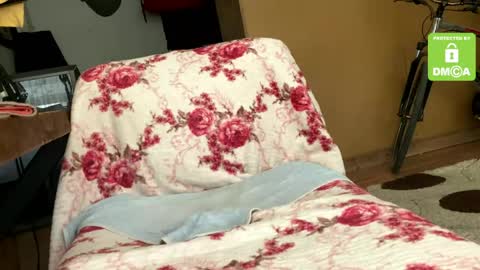 Snapshot of hot_hairy_boi chatting on 04/27/26, 11:41 Senpai online show from 04/27/26, 11:41