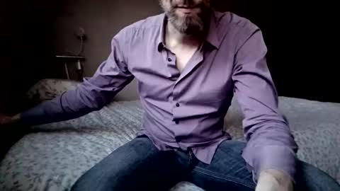 Snapshot of hot_hung_daddy_4u chatting on 04/22/26, 06:31 Daddy online show from 04/22/26, 06:31