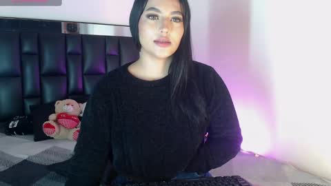 Snapshot of hot_kendall_ chatting on 01/12/25, 04:52 K E N D A L L online show from 01/12/25, 04:52