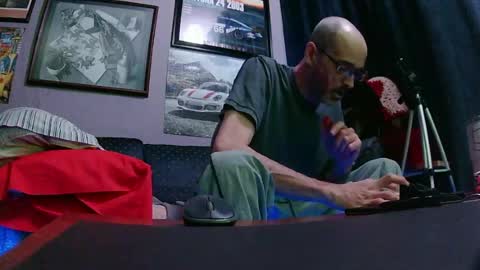 Snapshot of hot_krispy_kreme chatting on 04/29/26, 04:16 hot_krispy_kreme online show from 04/29/26, 04:16