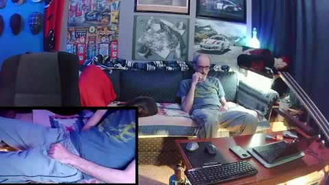 Snapshot of hot_krispy_kreme chatting on 05/10/26, 03:33 hot_krispy_kreme online show from 05/10/26, 03:33