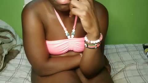 hot_latifah online show from 12/16/25, 09:20