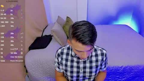 Snapshot of hot_latin_temptation chatting on 04/06/26, 02:42 Alejandro online show from 04/06/26, 02:42