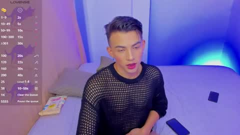 Snapshot of hot_latin_temptation chatting on 04/10/26, 03:12 Alejandro online show from 04/10/26, 03:12