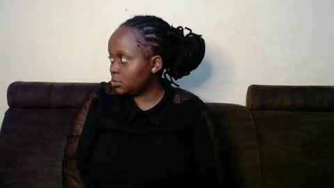 Linah online show from 11/02/25, 11:07