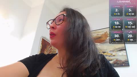 Halle online show from 12/09/24, 02:02