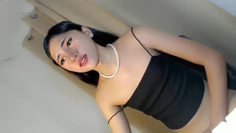 Snapshot of hot_little_angel18 chatting on 05/22/26, 02:51 hot_little_angel18 online show from 05/22/26, 02:51