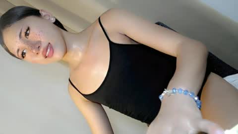 Snapshot of hot_little_angel18 chatting on 06/25/26, 04:23 hot_little_angel18 online show from 06/25/26, 04:23