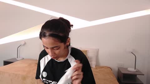 Snapshot of hot_little_bunny chatting on 12/06/24, 08:40 Alana online show from 12/06/24, 08:40