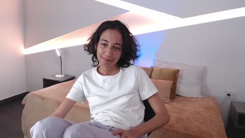 Snapshot of hot_little_bunny chatting on 12/13/24, 09:41 Alana online show from 12/13/24, 09:41