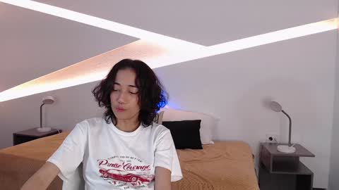 Snapshot of hot_little_bunny chatting on 12/22/24, 11:41 Alana online show from 12/22/24, 11:41