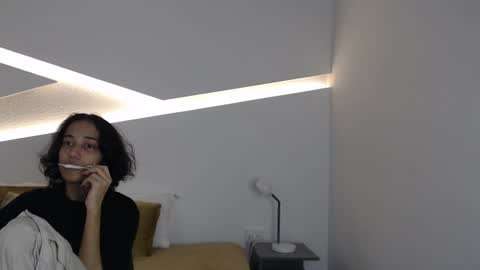 Snapshot of hot_little_bunny chatting on 01/04/25, 07:23 Alana online show from 01/04/25, 07:23