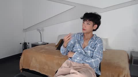 Snapshot of hot_little_bunny chatting on 02/05/25, 09:40 Alana online show from 02/05/25, 09:40