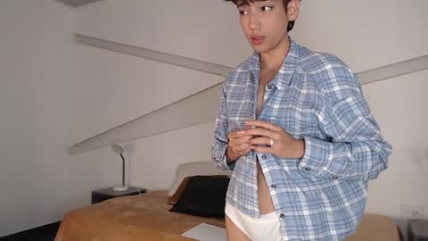 Snapshot of hot_little_bunny chatting on 02/06/25, 12:43 Alana online show from 02/06/25, 12:43