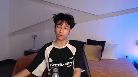 Snapshot of hot_little_bunny chatting on 02/18/25, 11:41 Alana online show from 02/18/25, 11:41