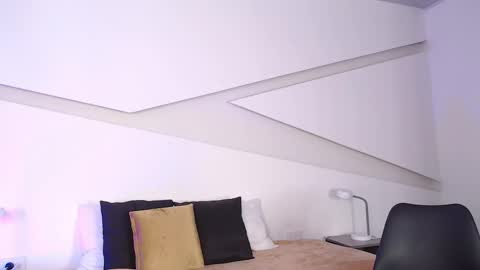 Snapshot of hot_little_bunny chatting on 02/25/25, 09:02 Alana online show from 02/25/25, 09:02