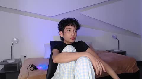 Snapshot of hot_little_bunny chatting on 03/02/25, 12:53 Alana online show from 03/02/25, 12:53