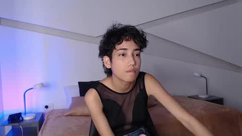 Snapshot of hot_little_bunny chatting on 03/05/25, 08:53 Alana online show from 03/05/25, 08:53