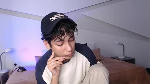 Snapshot of hot_little_bunny chatting on 03/07/25, 09:17 Alana online show from 03/07/25, 09:17