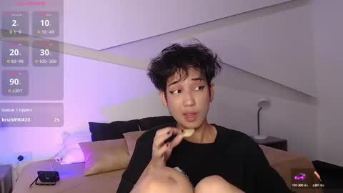 Snapshot of hot_little_bunny chatting on 03/11/25, 12:00 Alana online show from 03/11/25, 12:00