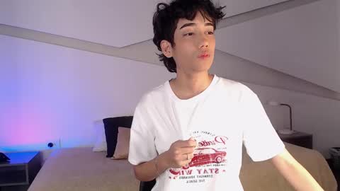 Snapshot of hot_little_bunny chatting on 03/12/25, 12:53 Alana online show from 03/12/25, 12:53