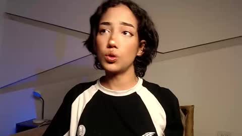 Snapshot of hot_little_bunny chatting on 09/08/25, 09:58 Alana online show from 09/08/25, 09:58