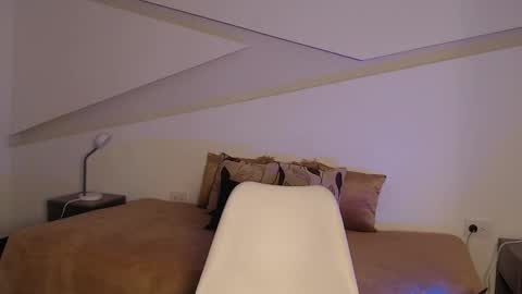 Snapshot of hot_little_bunny chatting on 10/12/25, 09:03 Alana online show from 10/12/25, 09:03