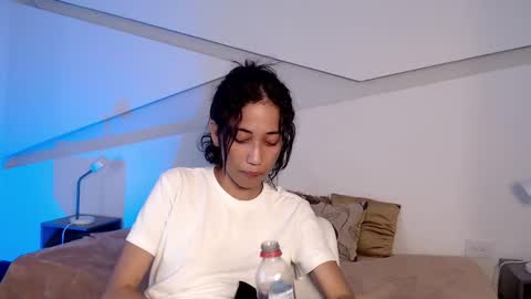 Snapshot of hot_little_bunny chatting on 10/21/25, 09:37 Alana online show from 10/21/25, 09:37