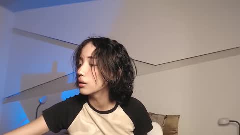 Snapshot of hot_little_bunny chatting on 11/04/25, 09:47 Alana online show from 11/04/25, 09:47