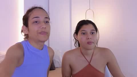 Snapshot of hot_little_bunny chatting on 11/13/25, 09:25 Alana online show from 11/13/25, 09:25