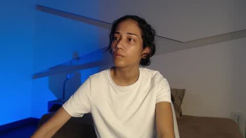 Snapshot of hot_little_bunny chatting on 11/17/25, 08:47 Alana online show from 11/17/25, 08:47