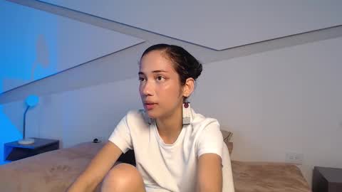 Snapshot of hot_little_bunny chatting on 12/02/25, 08:48 Alana online show from 12/02/25, 08:48