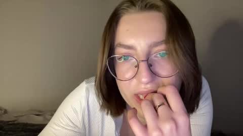 Snapshot of hot_lliinns chatting on 12/06/24, 06:06 Lina online show from 12/06/24, 06:06