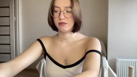 Snapshot of hot_lliinns chatting on 12/09/24, 08:55 Lina online show from 12/09/24, 08:55