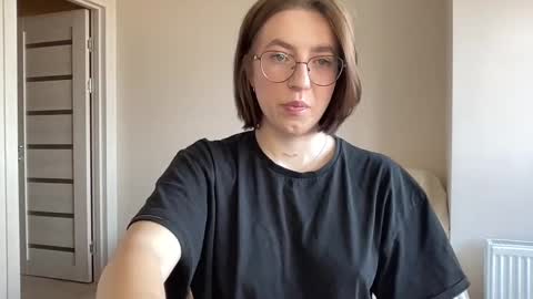 Snapshot of hot_lliinns chatting on 12/13/24, 10:30 Lina online show from 12/13/24, 10:30