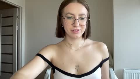 Snapshot of hot_lliinns chatting on 12/19/24, 11:29 Lina online show from 12/19/24, 11:29