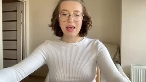 Snapshot of hot_lliinns chatting on 12/29/24, 10:23 Lina online show from 12/29/24, 10:23