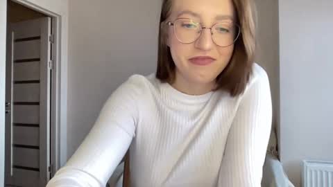 Snapshot of hot_lliinns chatting on 01/14/25, 01:49 Lina online show from 01/14/25, 01:49