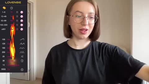 Snapshot of hot_lliinns chatting on 01/19/25, 07:36 Lina online show from 01/19/25, 07:36