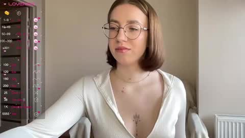 Snapshot of hot_lliinns chatting on 01/24/25, 10:00 Lina online show from 01/24/25, 10:00