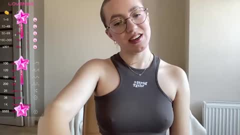 Snapshot of hot_lliinns chatting on 02/19/25, 09:17 Lina online show from 02/19/25, 09:17