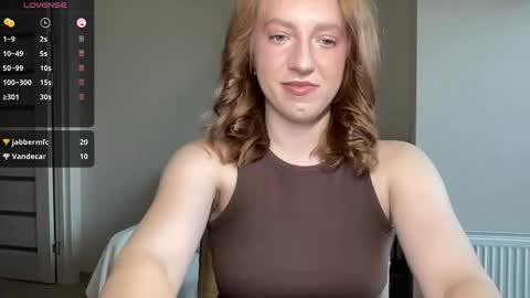 Snapshot of hot_lliinns chatting on 10/25/25, 12:13 Lina online show from 10/25/25, 12:13