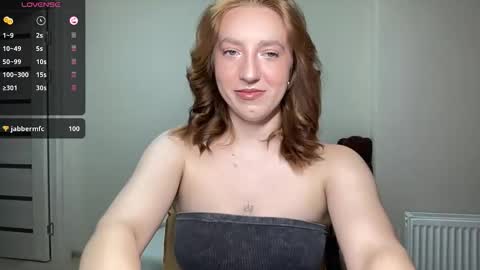 Snapshot of hot_lliinns chatting on 10/26/25, 02:34 Lina online show from 10/26/25, 02:34