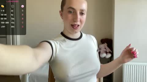 Snapshot of hot_lliinns chatting on 03/25/26, 08:09 Lina online show from 03/25/26, 08:09