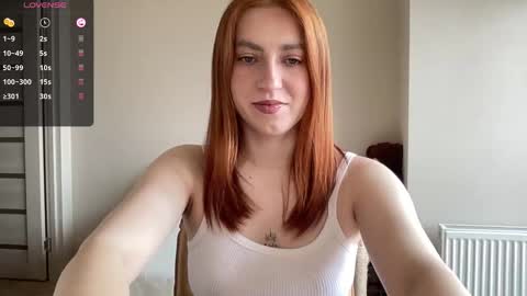 Snapshot of hot_lliinns chatting on 04/15/26, 11:28 Lina online show from 04/15/26, 11:28