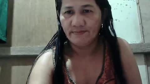 Snapshot of hot_mama09 chatting on 02/12/25, 04:33 hotmama online show from 02/12/25, 04:33