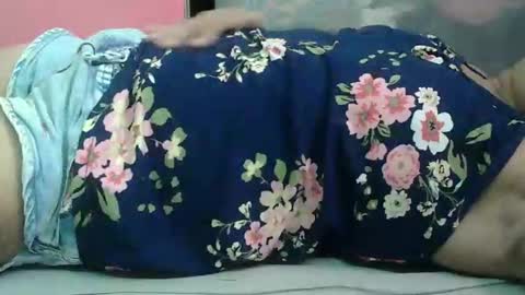 Snapshot of hot_mama09 chatting on 09/27/25, 07:46 hotmama online show from 09/27/25, 07:46