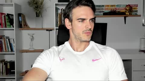 Snapshot of hot_martin25 chatting on 12/14/24, 11:34 Martin online show from 12/14/24, 11:34