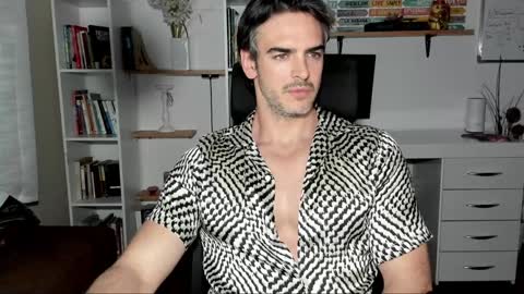 Snapshot of hot_martin25 chatting on 12/15/24, 11:31 Martin online show from 12/15/24, 11:31